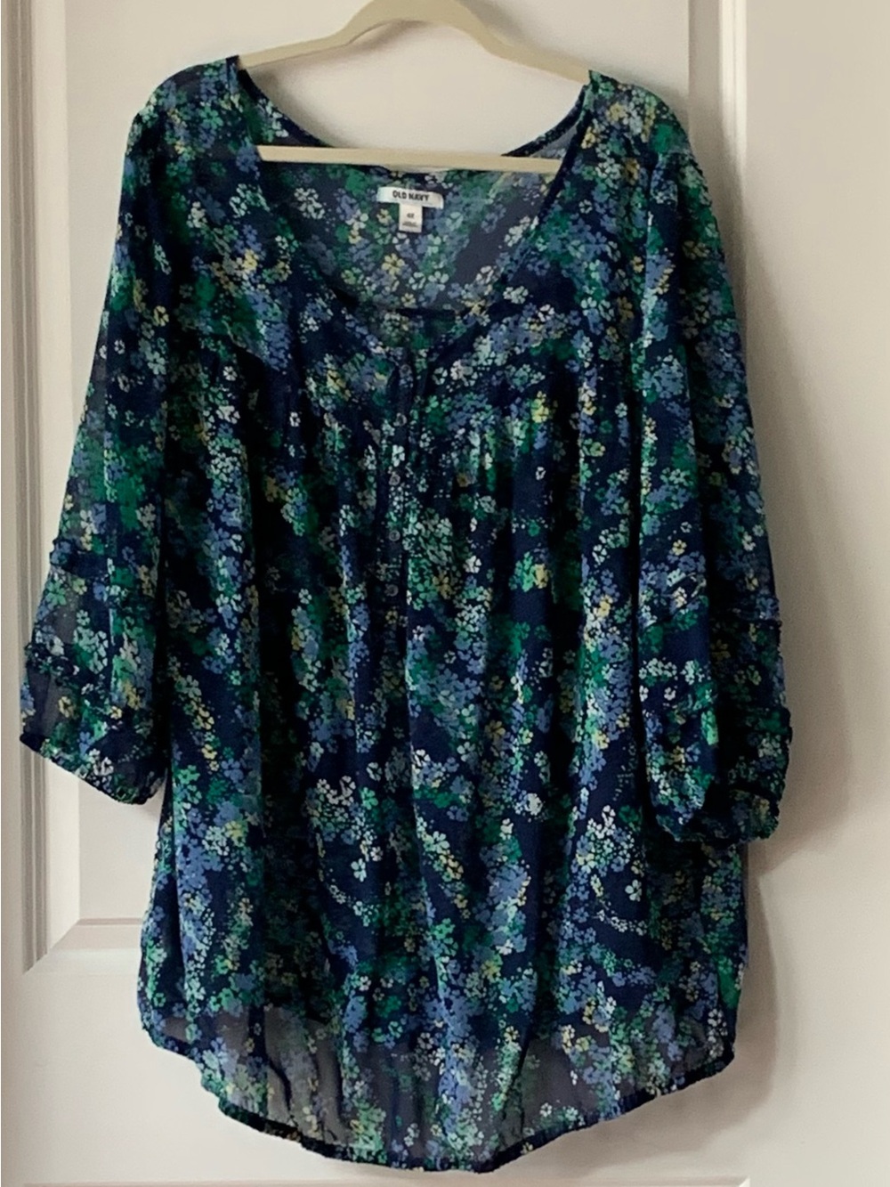 Old Navy Navy Floral V-Neck Blouse